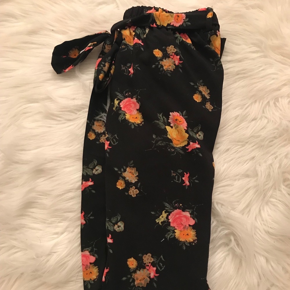 Flowery jogger type of pants